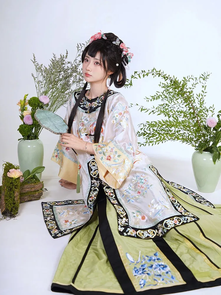 Dan Ya 淡雅 Delicate Qing Han Embroidered Round Collar Set