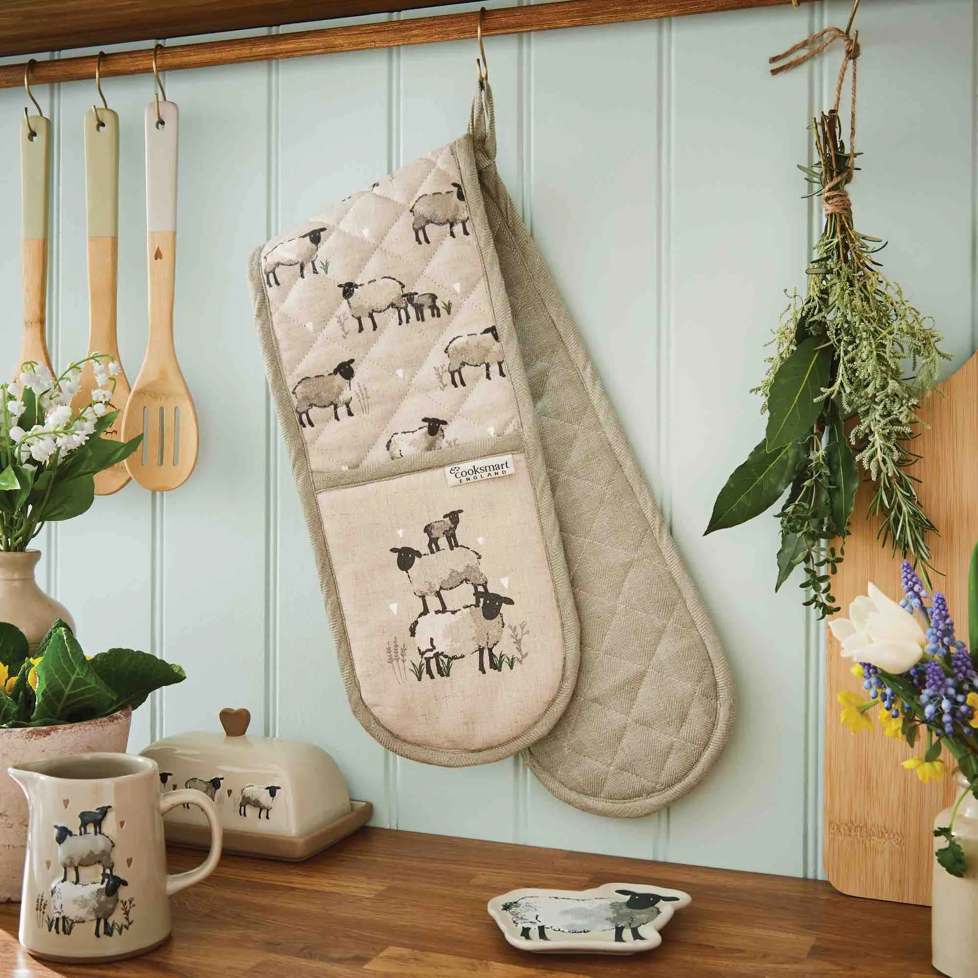 Highland Sheep Double Oven Glove