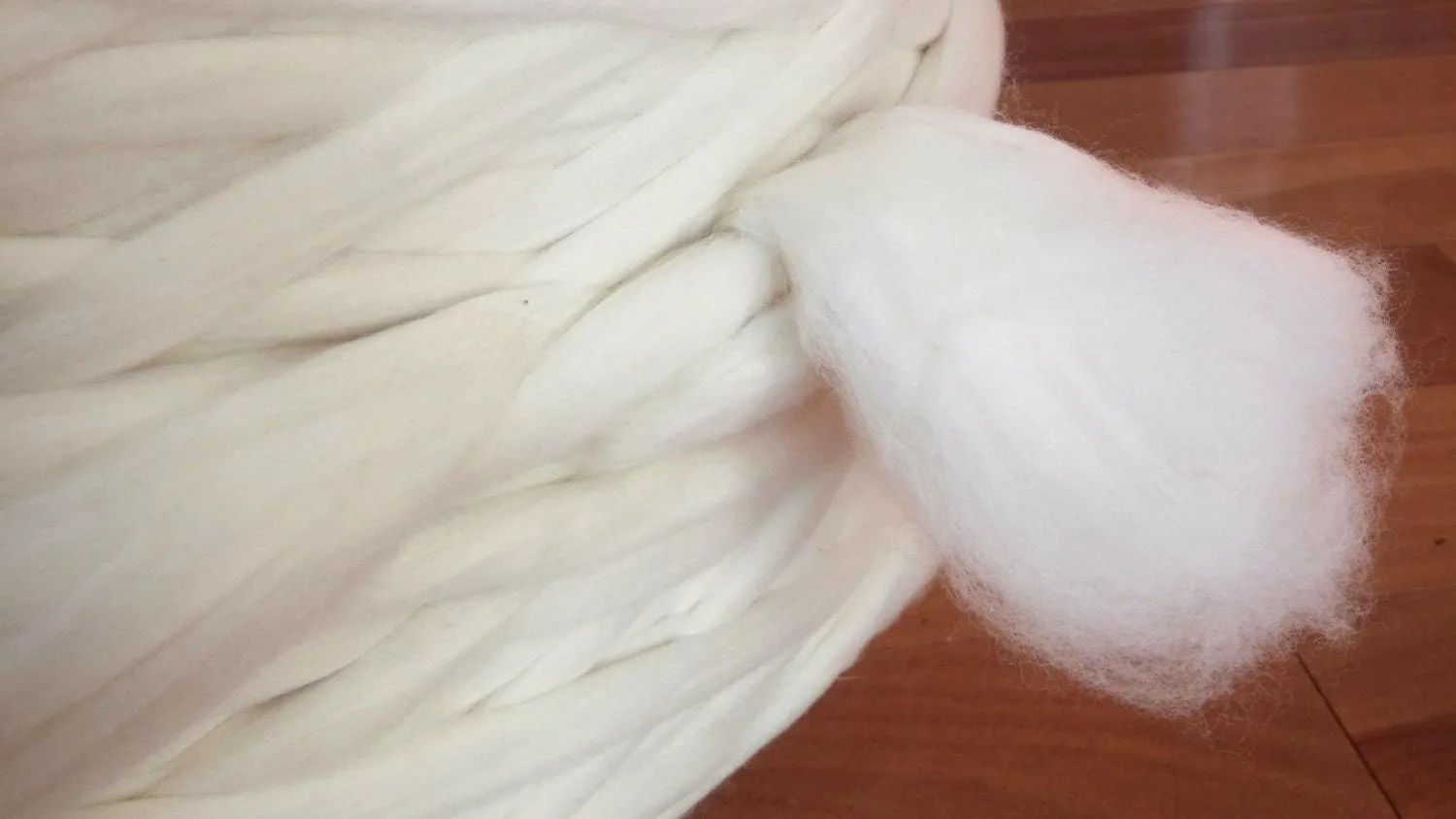 Merino 23 micron Super Soft Natural White Wool Top Roving Fiber, Chunky Knit Blanket throw, Spin, Felting Crafts!