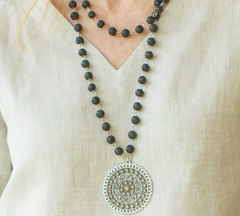 Sorrento Black Stone Pendant Necklace